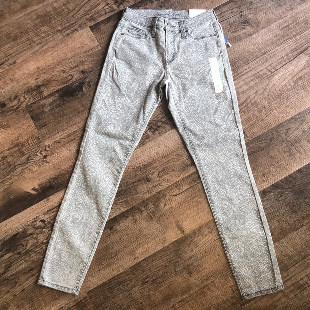 NWT! Universal Thread high rise skinny jeans - Picture 2 of 7